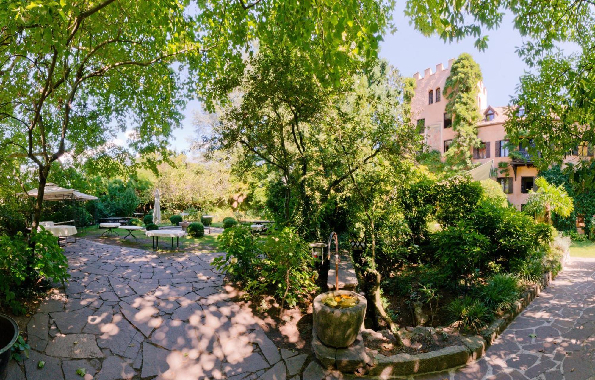 Guest house Schloss-castel Pienzenau - Guestrooms & - B&b-hotel & Restaurant 3*